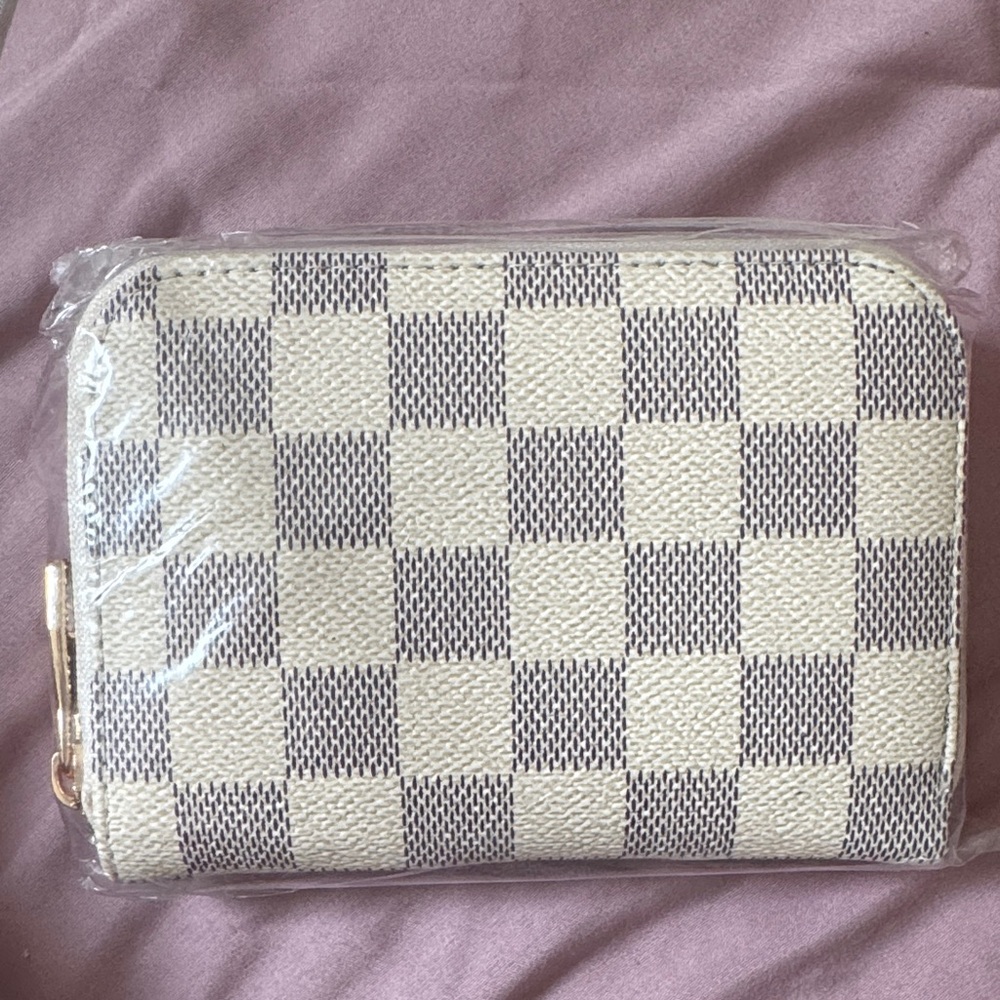 Checked Zip Wallet in Cream and Gray